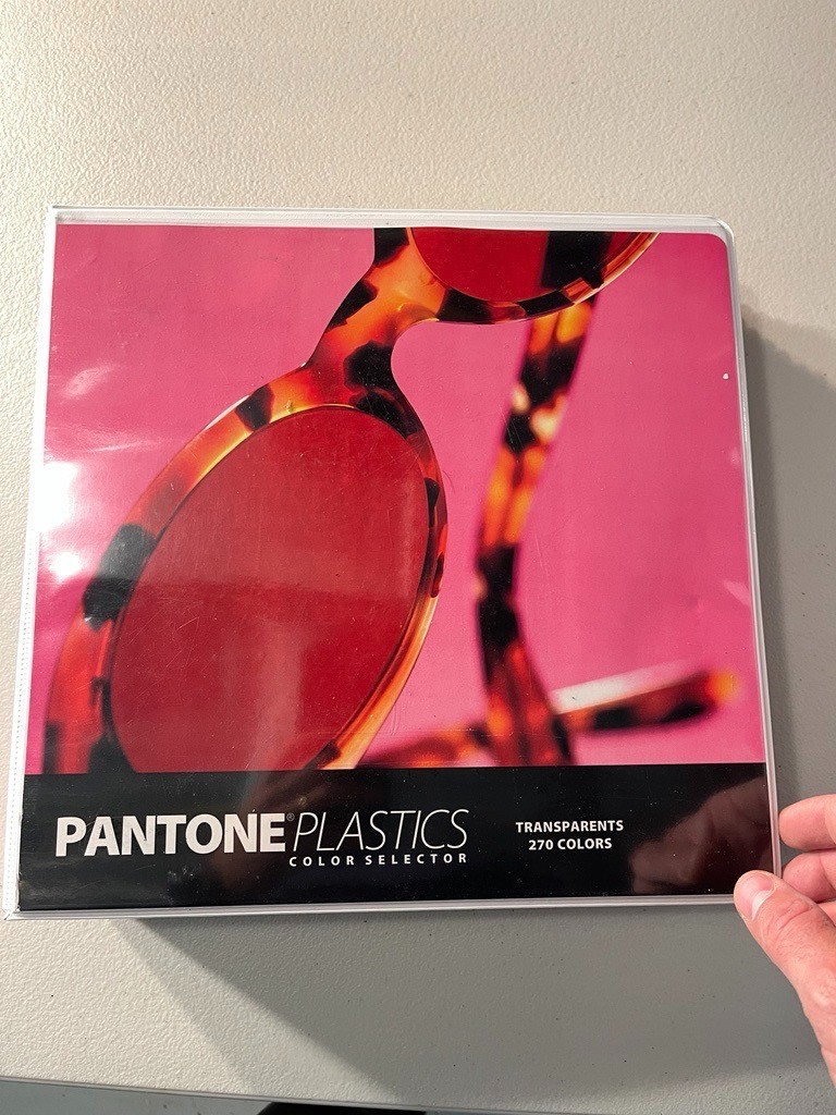 *MOLDER SPEC BOOKS* pantone plastics color selector + Moldtech texture reference