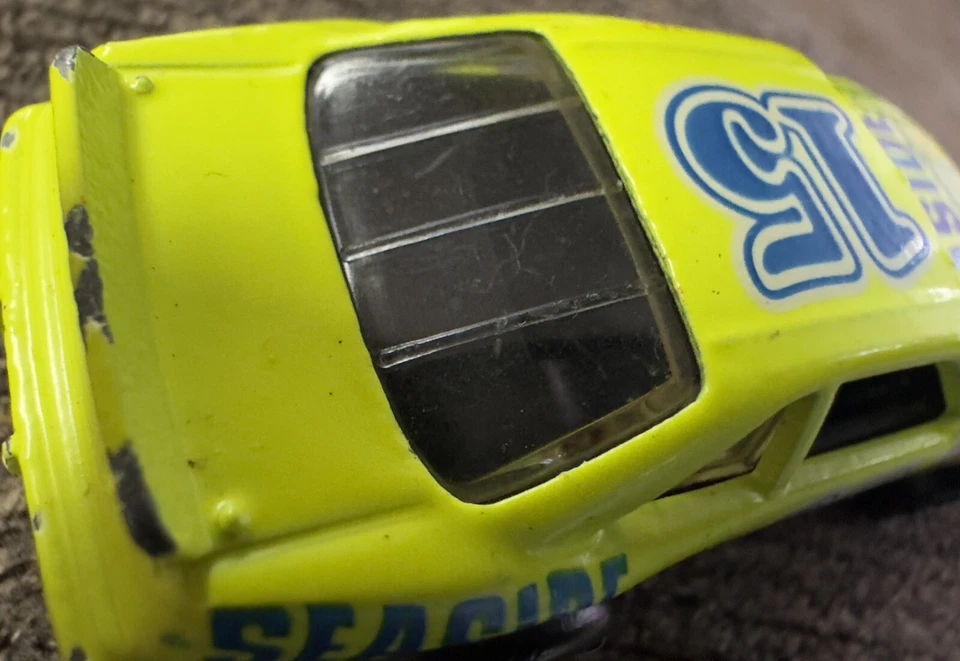 1993 MATCHBOX SUPERFAST MB 35 LIME GREEN PONTIAC STOCK CAR 15 SEASIDE MOTORSPORT - Image 2 of 4