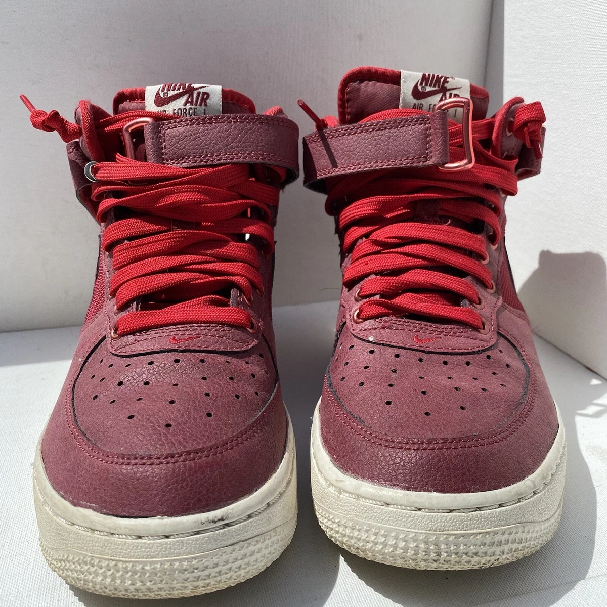 Nike Big Kids Air Force 1 Lv8 2 (sanddrift / emerald rise-track red)