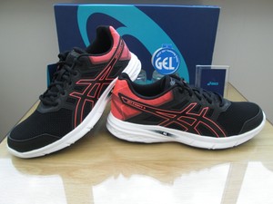 ladies black trainers size 9