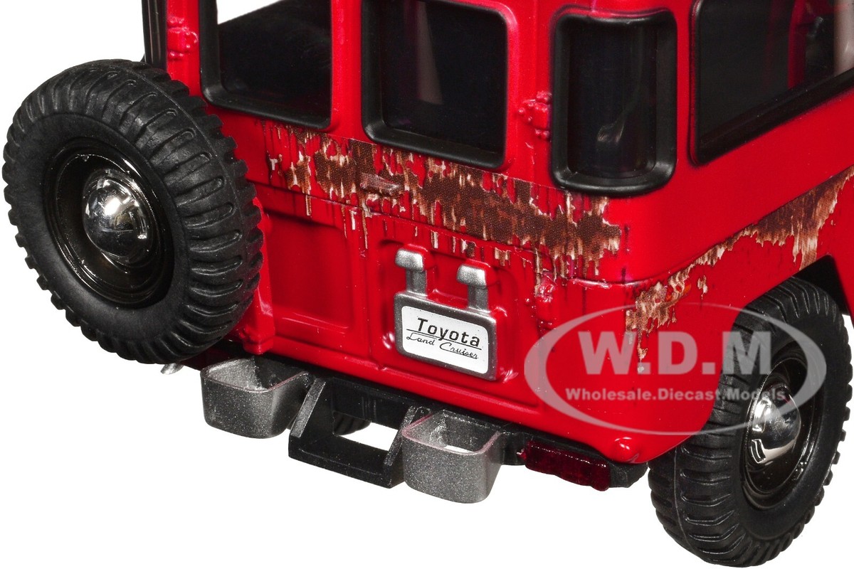 TOYOTA FJ40 LAND CRUISER RED (RUSTED) 1/24 DIECAST MODEL CAR BY