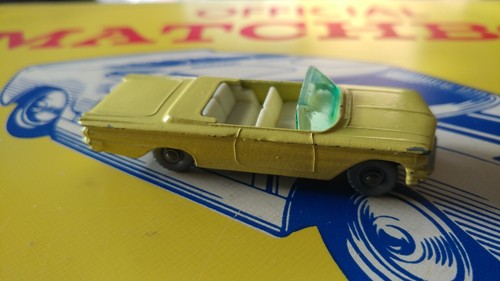 Matchbox Lesney No. 39 Pontiac Convertible Yellow Body - Picture 2 of 7