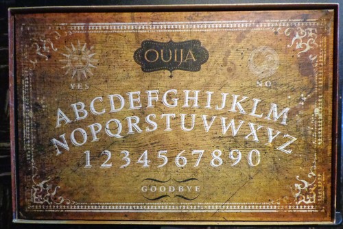 2013 HASBORO OUJI BOARD W/LIGHTED PLANCHETTE COMPLETE USED MYSTERY ORACLE WORKS - Picture 3 of 4