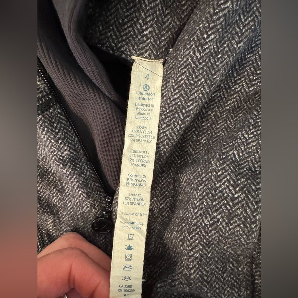 Lululemon Base Runner Half Zip Pullover Heathered… - image 8