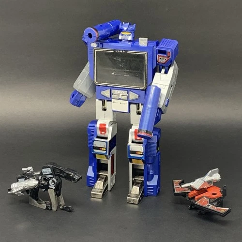 G1 Transformers Soundwave Vintage Takara Japan With Two Cassettes
