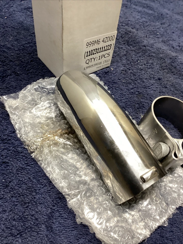 Nissan Versa 2013-2015 punta de escape cromada de acero inoxidable OEM 999M6-4Z000 Foto 3 de 4