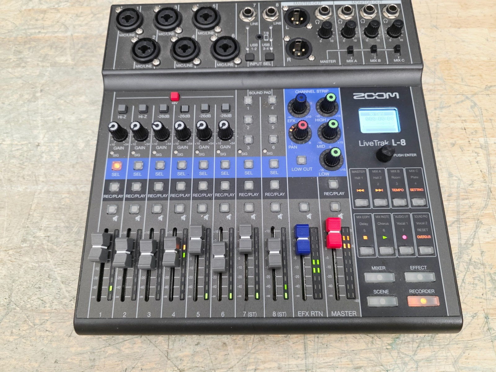 Zoom LiveTrak L-8 Portable 8-Ch Digital Mixer Multitrack Recorder Track Podcast