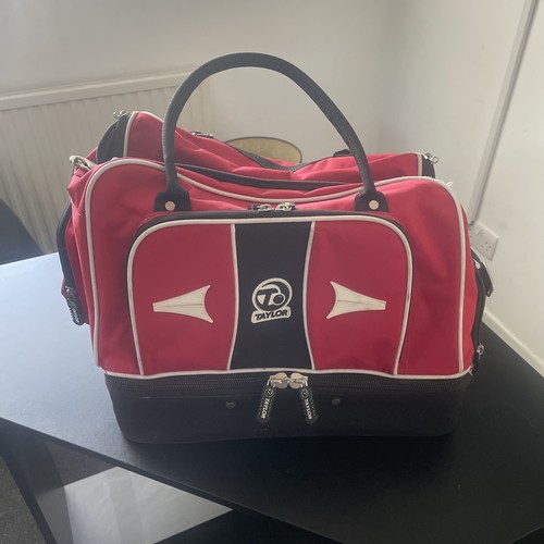 Taylor Bowls 4 Bowl Large Bowls Bag. Red In Colour.