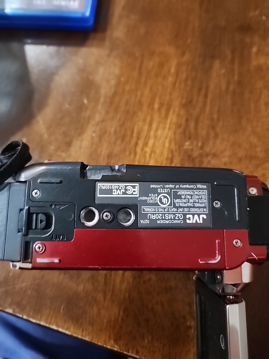 JVC Everio Digital Camcorder 35X Optical Zoom GZ-MS100RU