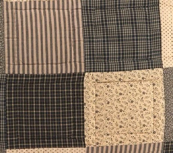 Almohada acolchada a mano tamaño estándar farsa negra gris crema retazos hervidor Grove Foto 3 de 3