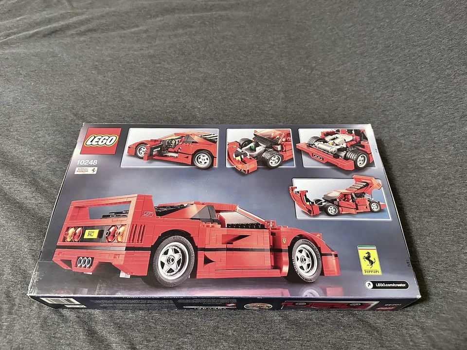 LEGO Creator Expert: Ferrari F40 (10248) - Image 2 of 4