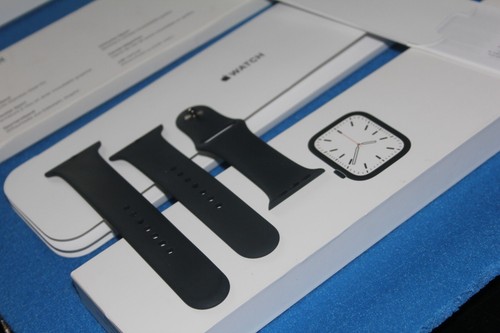 Apple Watch Series 7 (GPS) 45mm Midnight Schwarz Smartwatch, (A2474) - Bild 8 von 16