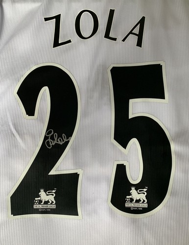 GIANFRANCO ZOLA GENUINE SIGNED RETRO CHELSEA SHIRT FOOTBALL AUTOGRAPH - Picture 2 of 2