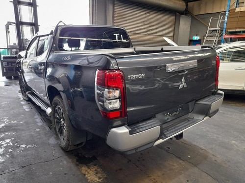 MITSUBISHI TRITON LEFT REAR DOOR MQ-MR, DUAL CAB, 03/15-10/23 - Picture 2 of 12