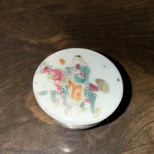 Antique Chinese Export Famille Rose Porcelain Lidded  Salt Cellar  Quing  1.5”W