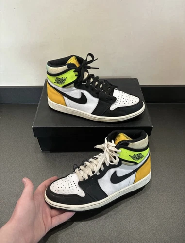 Jordan 1 retro alto 'volt' taglia 9uk