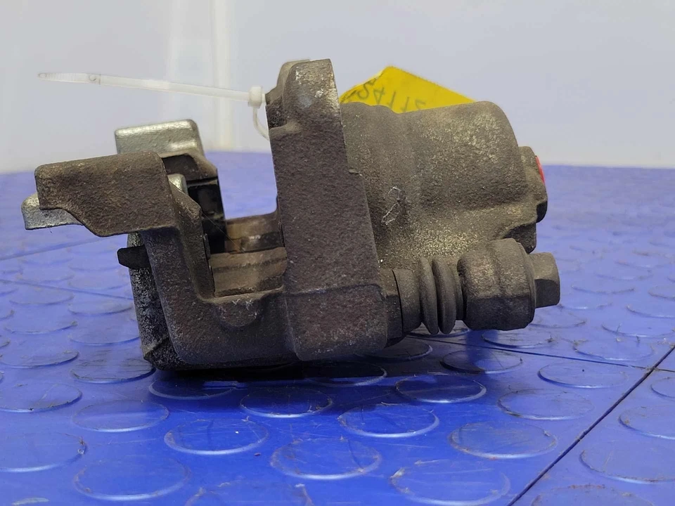 Conjunto de pinza de freno trasera Infiniti QX50 QX70 14-17 LH lado del conductor OEM Foto 2 de 4