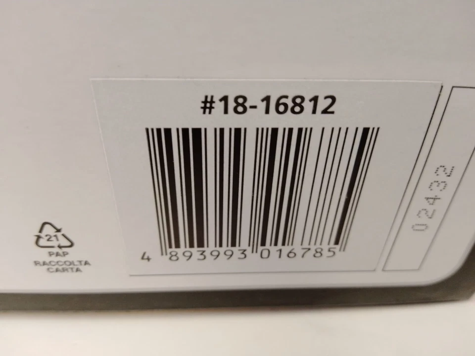 Burago Ferrari SF-23 #55 Carlos Sainz Jr Italian GP 2023 1/18 18-16812#55-MB - Immagine 4 di 4