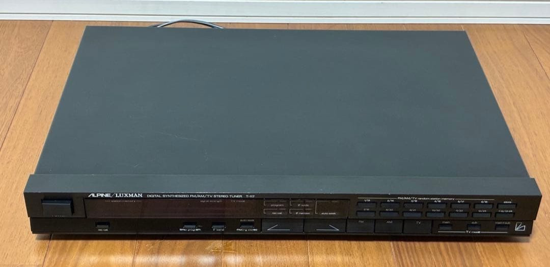 Luxman T-117 vintage audio equipment - eBay listing photo 1