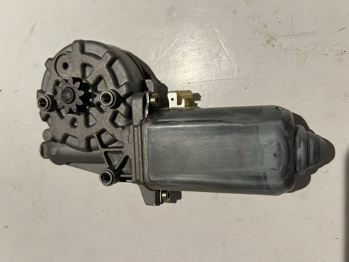 Bosch Power Window Motor Right Rear Mercedes 001-820-48-42 NOS '81