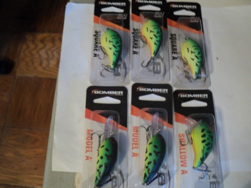 6 - BOMBER CRANKBAITS MIXED STYLES NIP (FIRE TIGER)