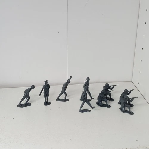 Vintage 1960's Marx WWII US Army Battleship Gray Soldiers 9 Figures 5 Poses