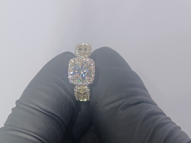 1ctw Moissanite Round Halo Prong Engagement Ring Womens Size 7