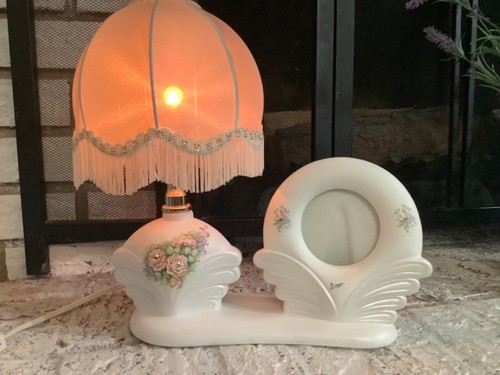 Vtg Berger Lamp & Picture Frame Nightstand Decor Victorian Style 12.5β tall