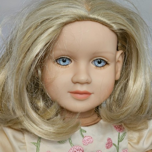My Twinn Doll Fully Poseable Blonde Hair Blue Eyes 2009 Body 1996 Face 22" - Picture 4 of 21