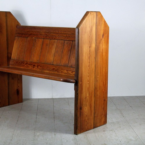 A late 19th century Victorian pitch pine church pew, dished seat - Picture 2 of 6