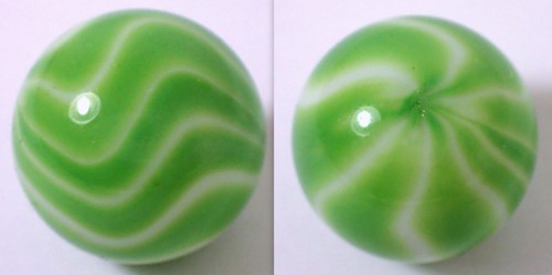 ESTATE Antique Vtg Green White Swirl Corkscrew 5/8" Agate Glass Marble - 第 1/9 張圖片