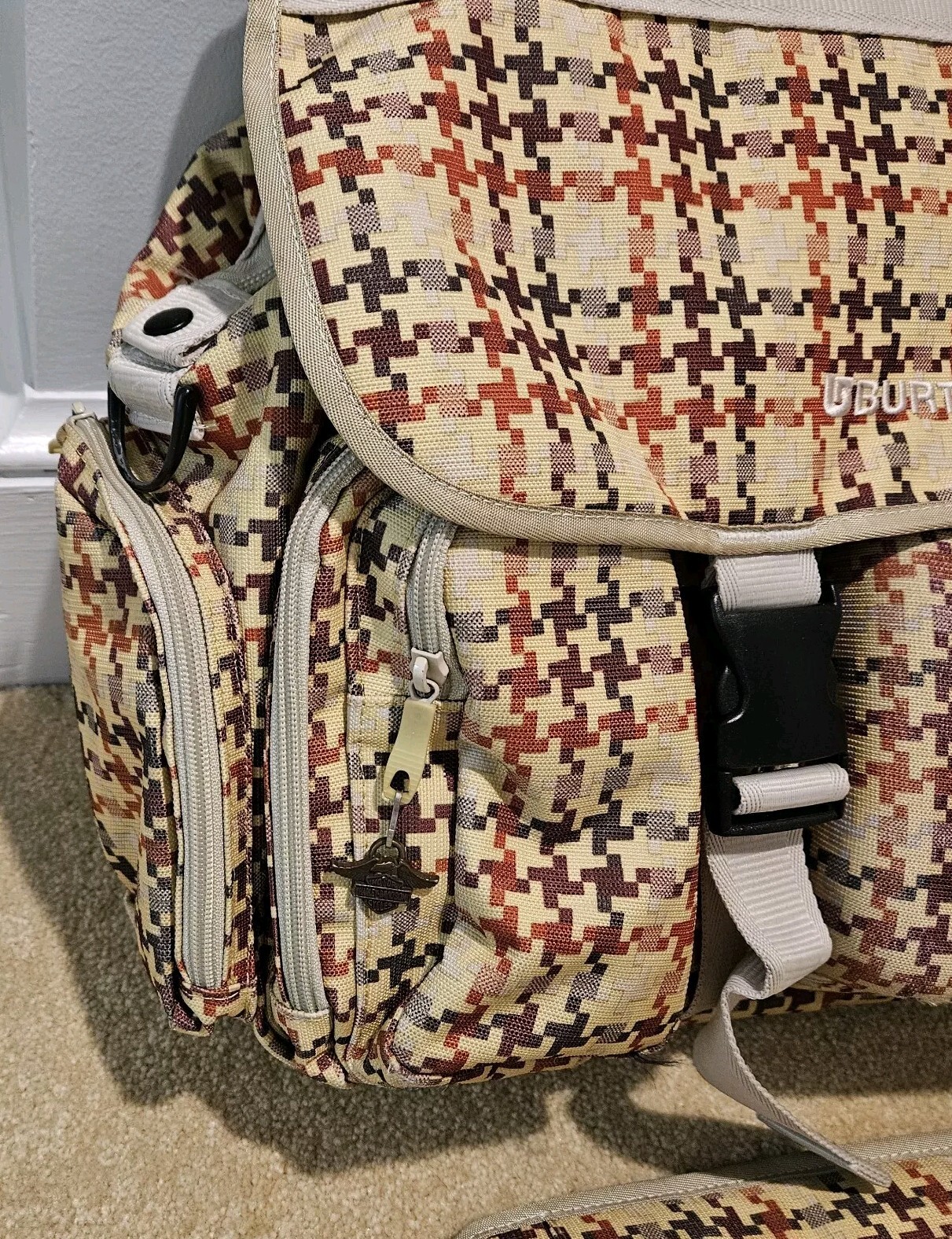 BURTON Houndstooth Multicompartment Shoulder Mess… - image 2