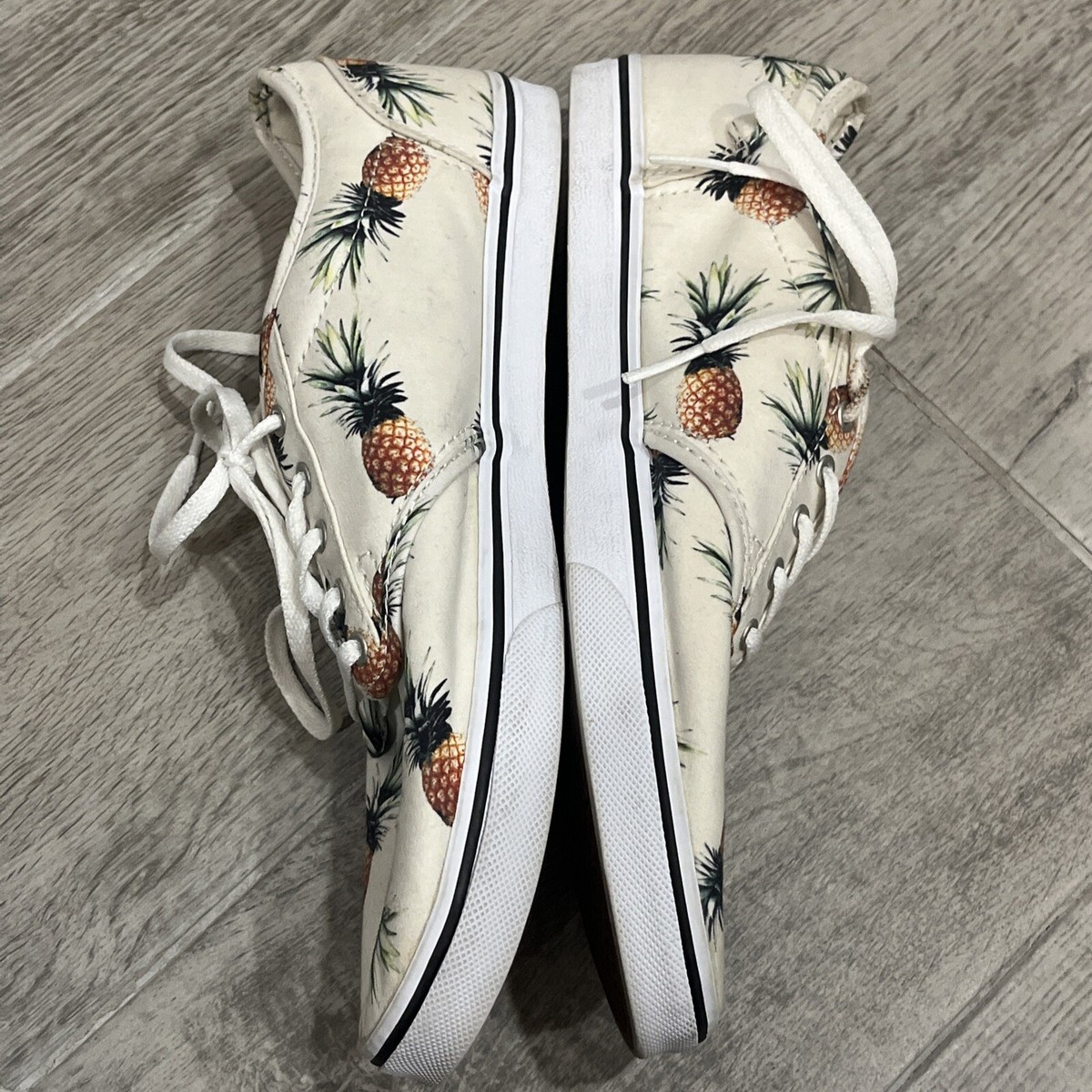 Vans Women’s Low Top Sneakers White Pineapple Print Shoes Size