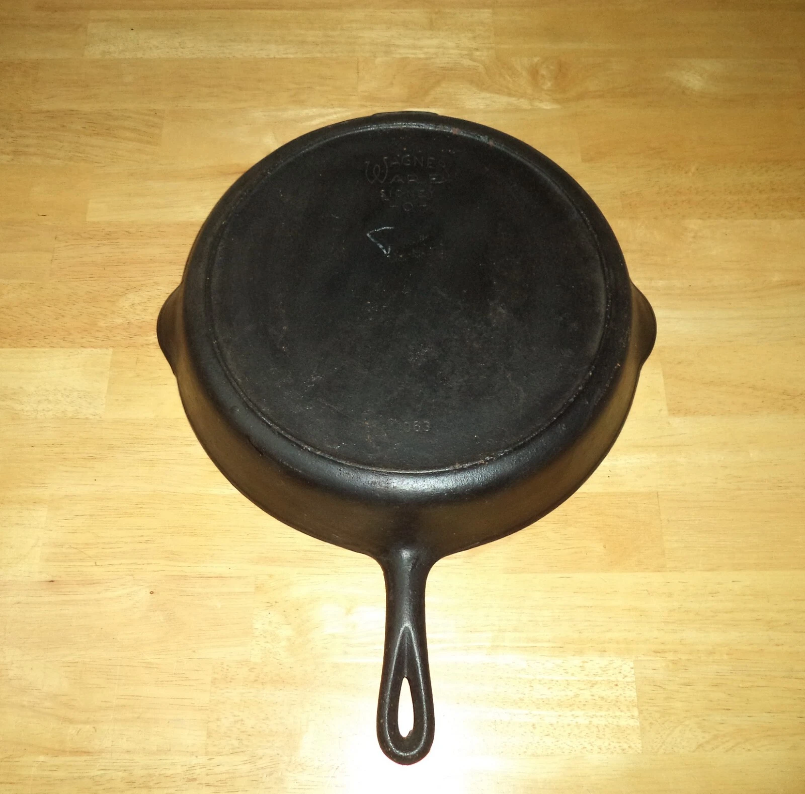 Wagner Ware Sidney -O- 1063 #13 13 Cast Iron Skillet Pan with Heat Ring -0-
