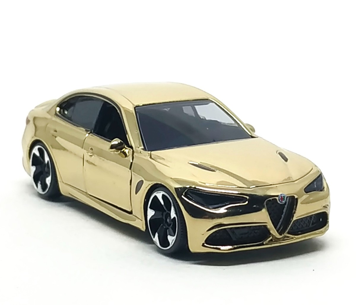 Buy Majorette Alfa Romeo Giulia Glossy Gold 1:60 (3
