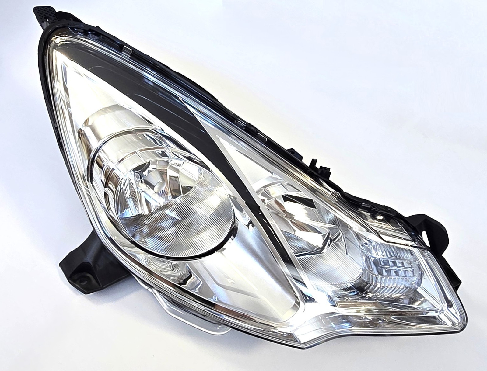 Phare avant droite électrique pour réparer l'optique cassée de Citroën DS3 noir
