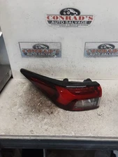 OUTLANDER 2024 Tail Light 1584060