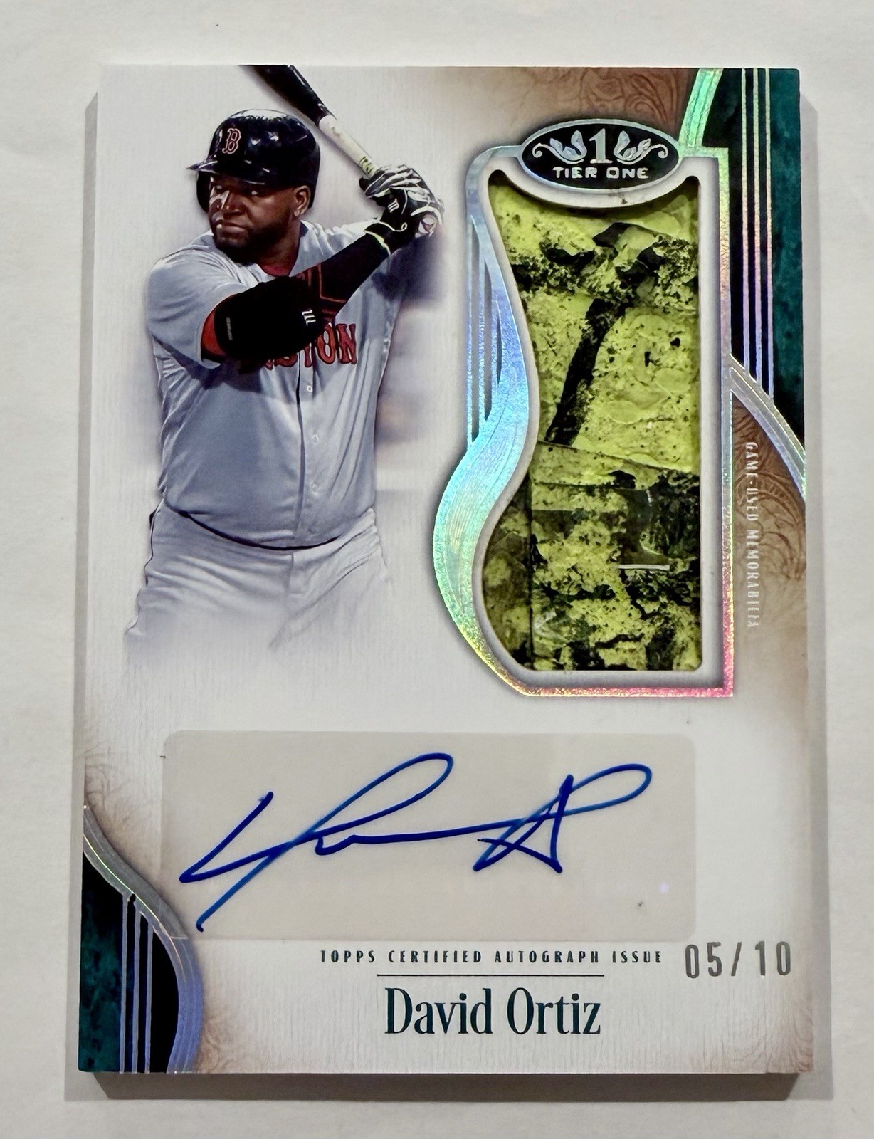 David Ortiz 05/10 Gripping Patch Auto 2026 Topps Tier One 1 Baseball Card view 1