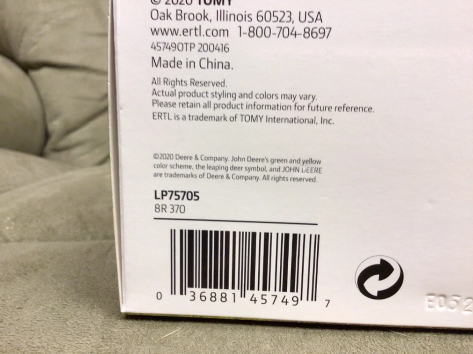 1/64 John Deere 8R 370 Gold Chase 2020 Farm Show - Image 2 of 2