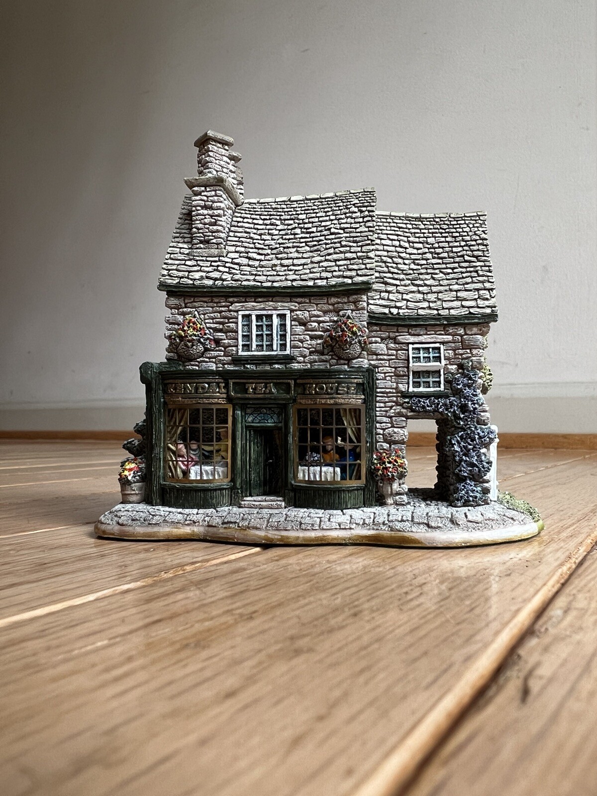 Lilliput Lane - Kendal Tea House Lilliput Lane - Kendal Tea House