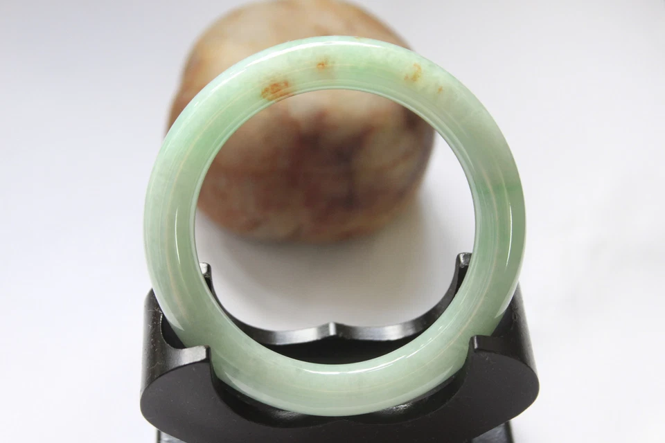 РЕДКИЙ СЕРТИФИЦИРОВАННЫЙ необработанный браслет из натурального (класс A) яблочного зеленого нефрита жадеита 56 мм - Изображение 4 из 4