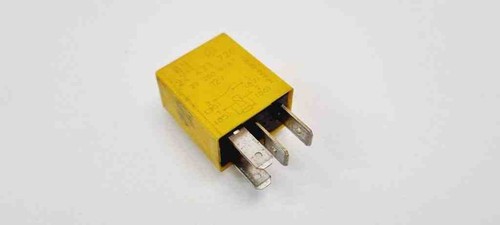 OPEL MERIVA B Relais 24433728 1.60 Petrol 74kw 2004 31076599