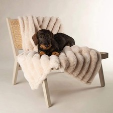 Scruffs Aspen Faux Fur Pet Blanket - Super Soft Dog Blanket - 110 x 75cm