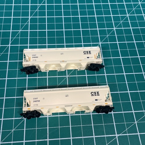 New! N-Scale MT 3-Bay Covered Hopper Pair CSX $ 69.90 Make offer - Picture 8 of 11