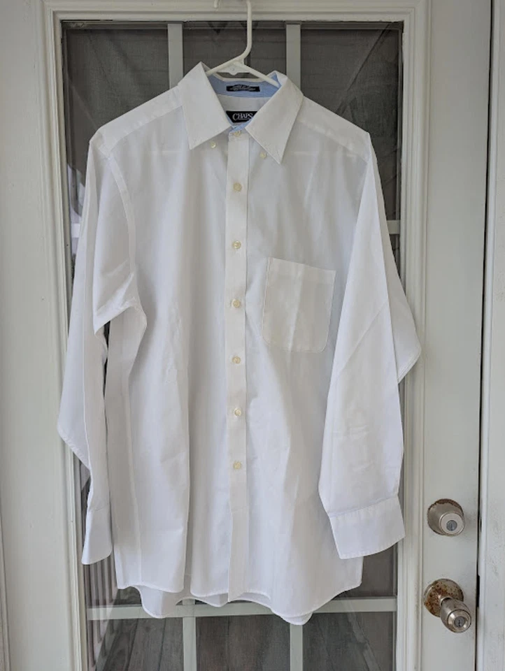 Camisa de vestir blanca de sarga de corte clásico Chaps para hombre talla mediana Foto 2 de 4