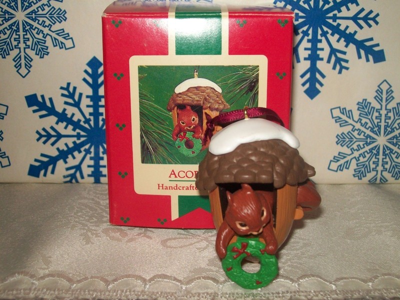 HALLMARK ACORN INN 1986 CHRISTMAS KEEPSAKE ORNAMENTS SQUIRREL HOUSE CUTE