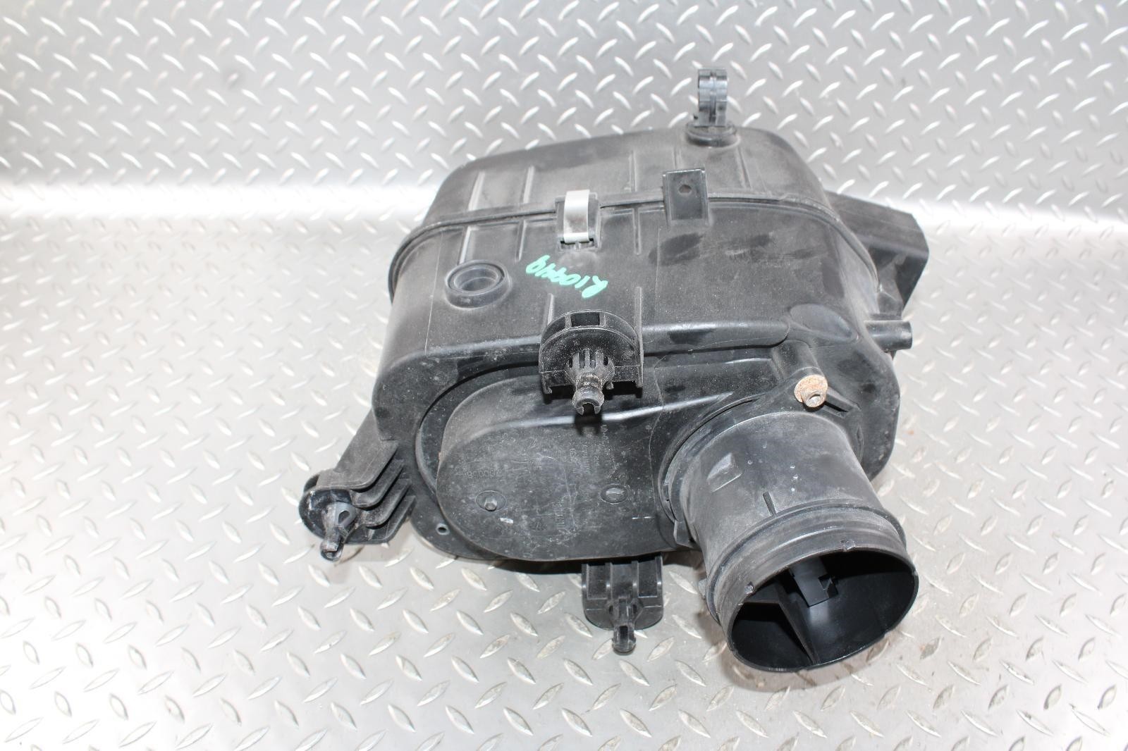 14-17 GHIBLI 3.0L Twin Turbo Passenger RH Air Intake Filter Housing Cleaner OEM