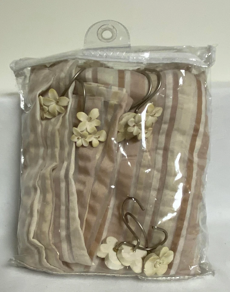 ESTUDIO DE HOJAS DE CORTINA DE DUCHA por BACOVA #12923 Foto 2 de 2