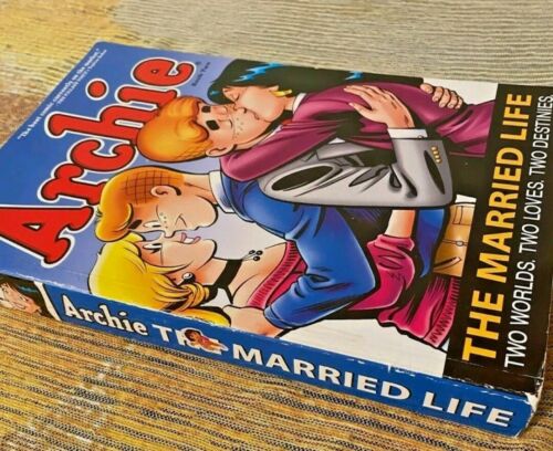 The Married Life Ser.: Vida matrimonial - Dos mundos, dos amores, dos destinos de papá - Imagen 1 de 4