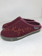 Keen Trillium Maroon Women’s Slippers (Size 5.5)